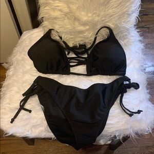 Chic Black Bikini Top with Straps